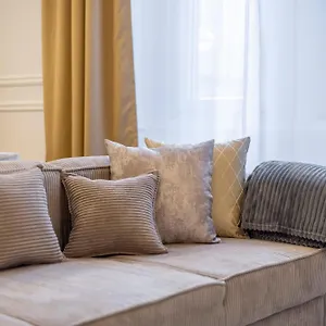 Apartment Exclusive & Prestigious W/ Balcony, Budapest