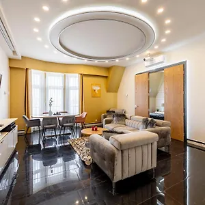 Apartment Luxury Royal By Prestige Homes, Budapest